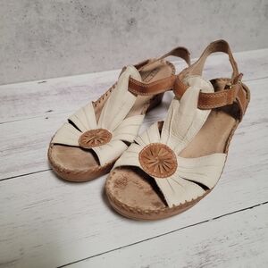 PIKOLINOS Cream and Tan Sandals with Floral Medallion